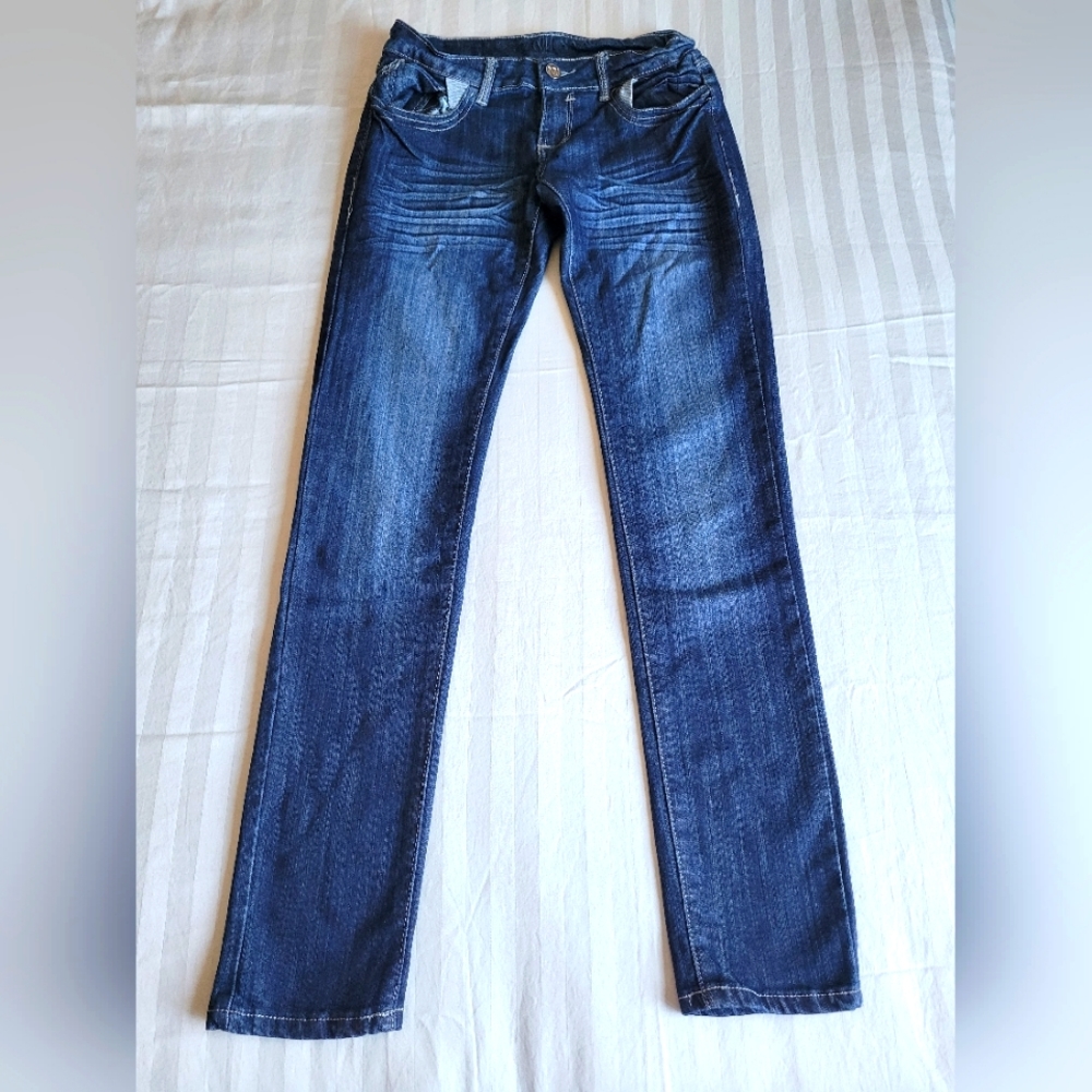 Size 9 NV Jeans. Like New.